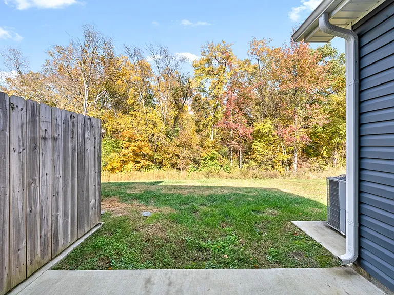 213 Woodland Valley Ln — Photo 29