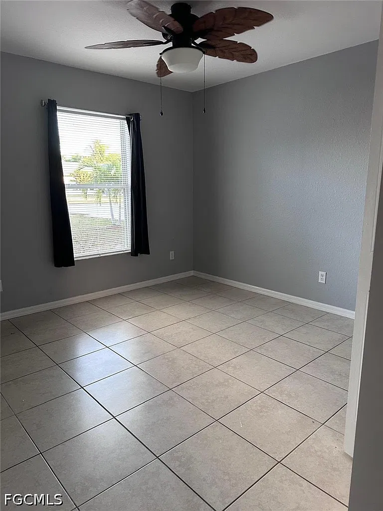 3 bed, 2.0 bath, 1300 sqft, $2,000 — Photo 4