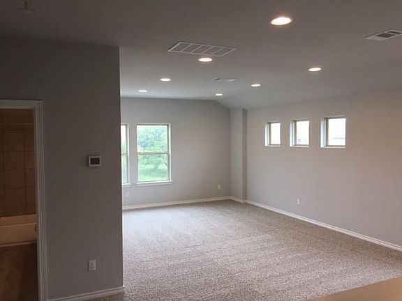 5th image of 804 Hays Hill Dr