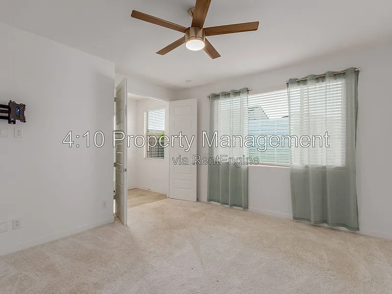 2222 E Palmdale Ln — Photo 22