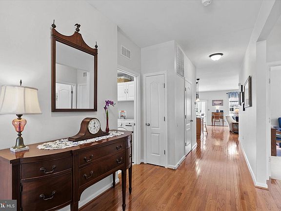 5th image of 25316 Shelby Ct