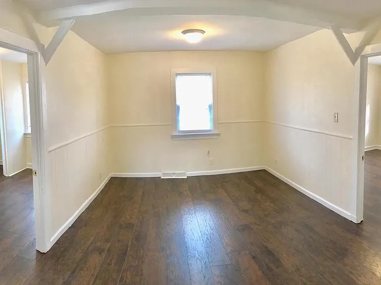 511 S Broadway #2 — Photo 4