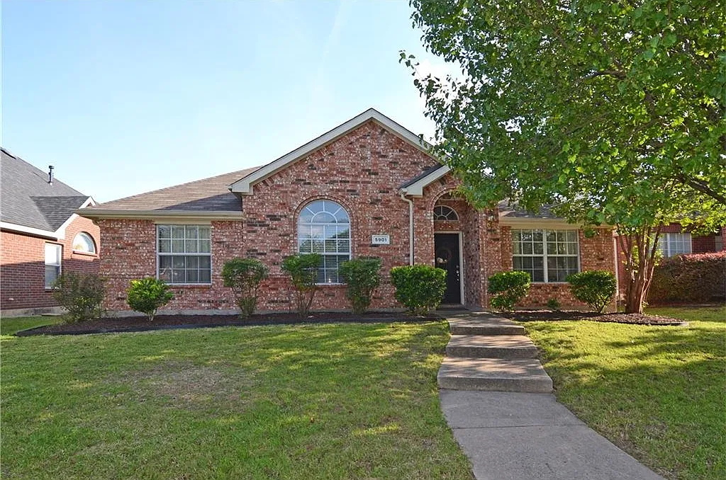 4 bed, 1797 sqft, $2,295 — Photo 1