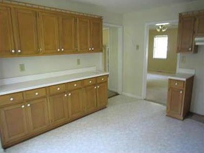 5th image of 4115 Pine Manor Dr
