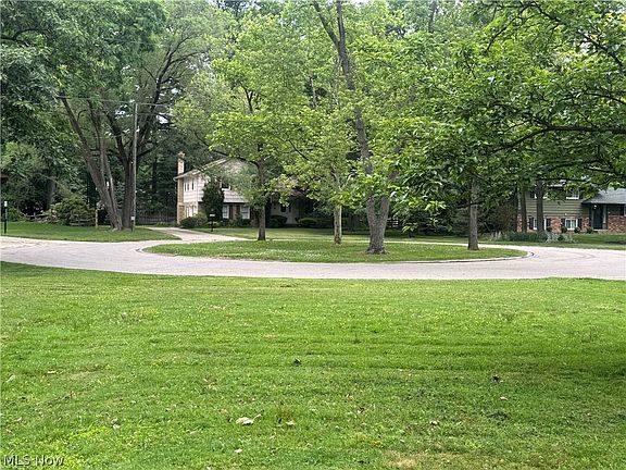 2nd image of 25853 Euclid Chagrin Pkwy