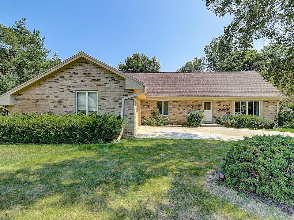 1st image of 9814 N Melrose Ct