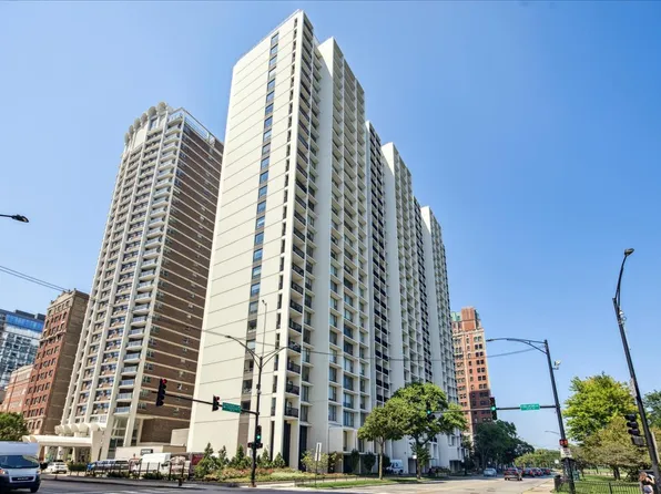 3200 N Lake Shore Dr APT 2106, Chicago, IL 60657