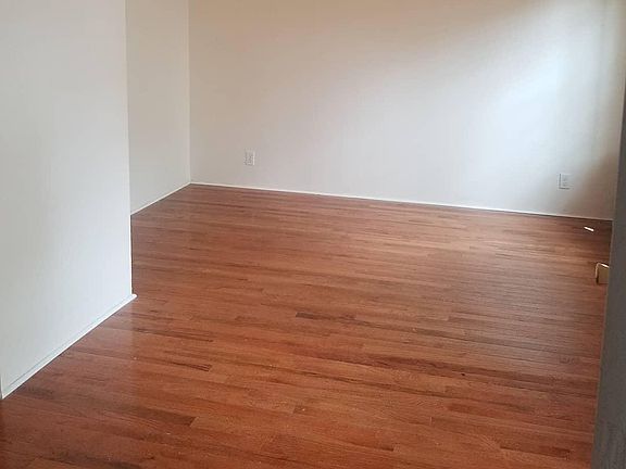 3rd image of 7 Stewart Pl