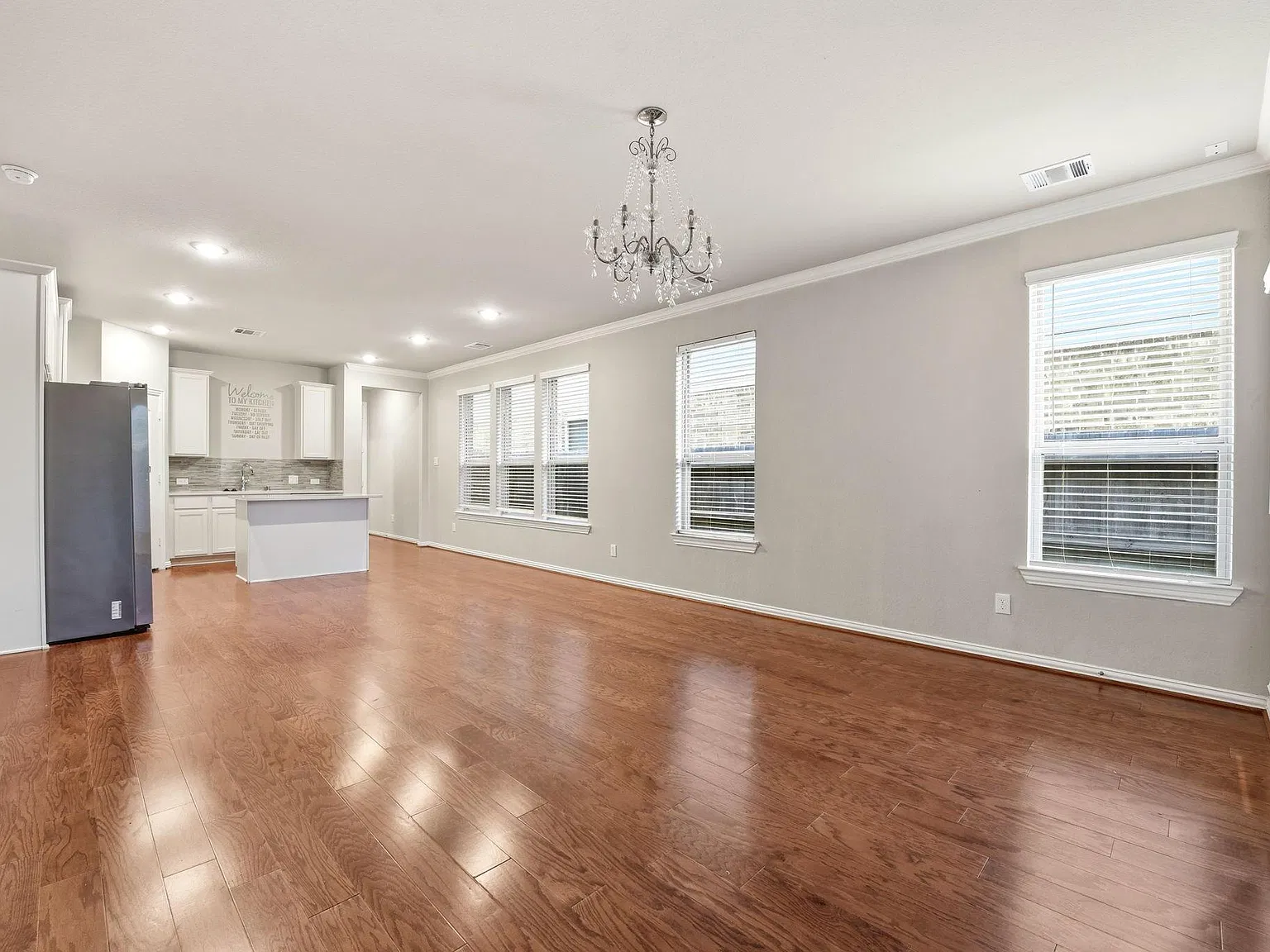 3 bed, 2.0 bath, 1700 sqft, $2,100 — Photo 4