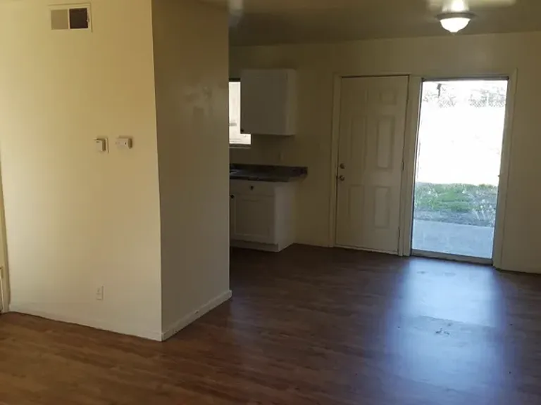 2727 Pixie Dr — Photo 3