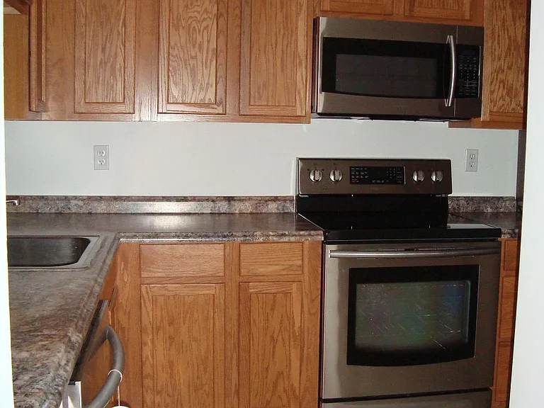 18704 Caledonia Ct #B — Photo 13