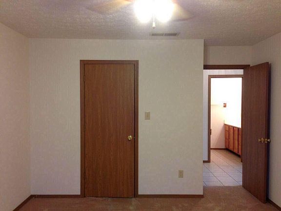 3rd image of 1630 Thompson Dr APT A