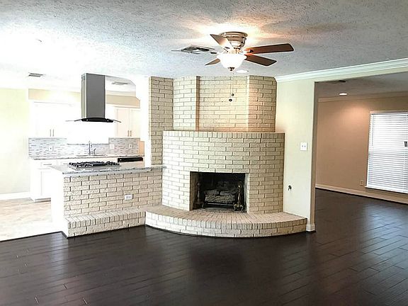 4th image of 6102 Golden Forest Dr