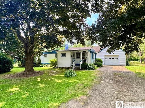 2959 Kimball Dr, Jamestown, NY 14701