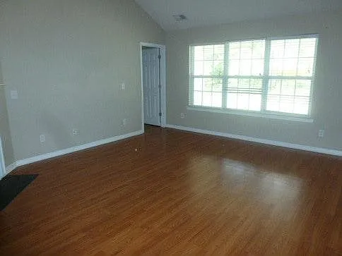 216 Latherton Ct — Photo 4