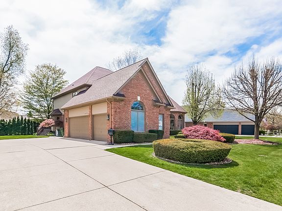 3.5 car garage, new roof