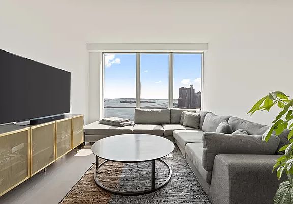 4th image of 252 South St #28-D