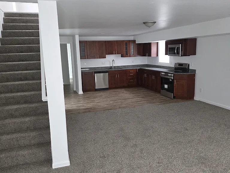 1471 Little Ave — Photo 2