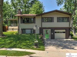 1136 Saint Andrews Rd, Bellevue, NE 68005