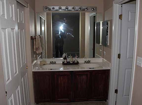 4th image of 1012 Huntington Dr