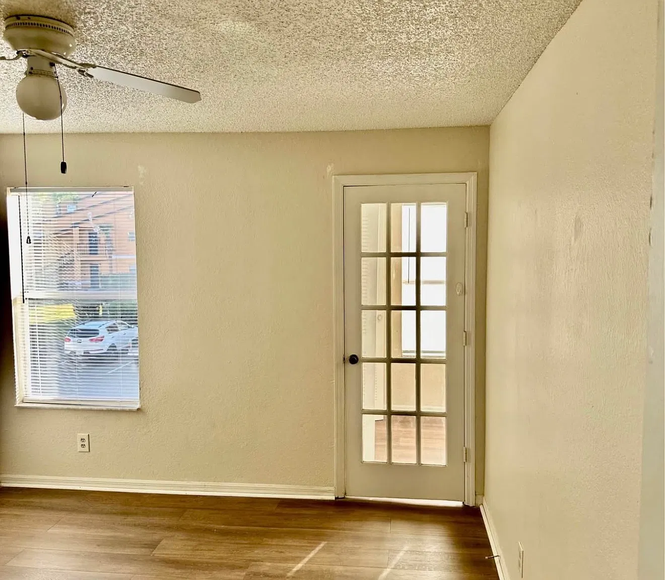 4630 Commander Dr — Photo 4