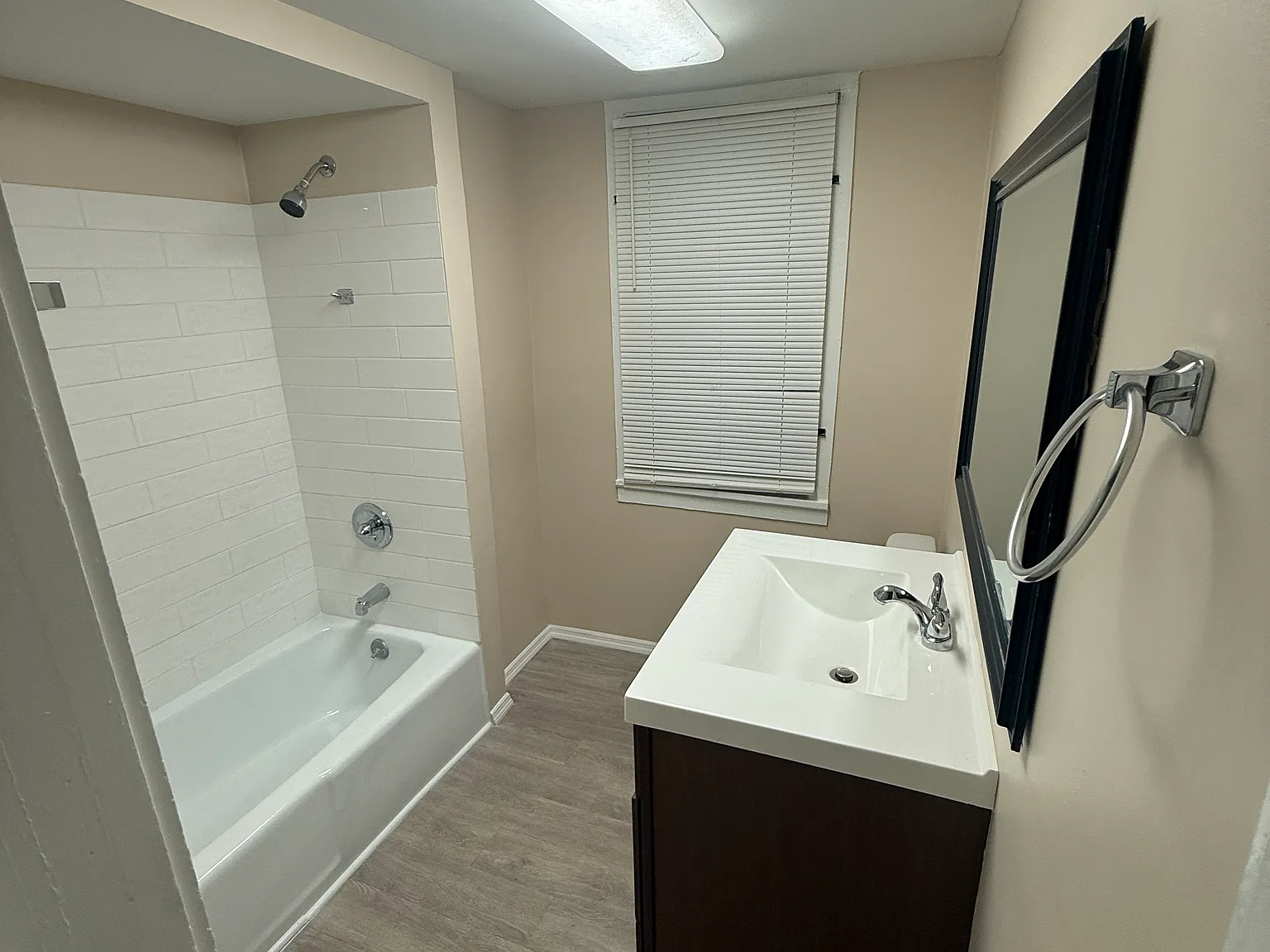 2 bed, 1000 sqft, $1,350 — Photo 4