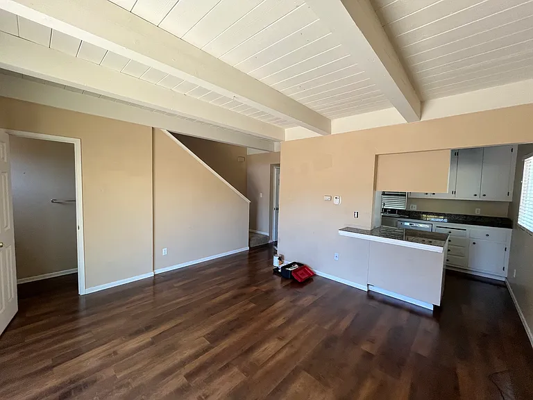 320 Berry St #A — Photo 2