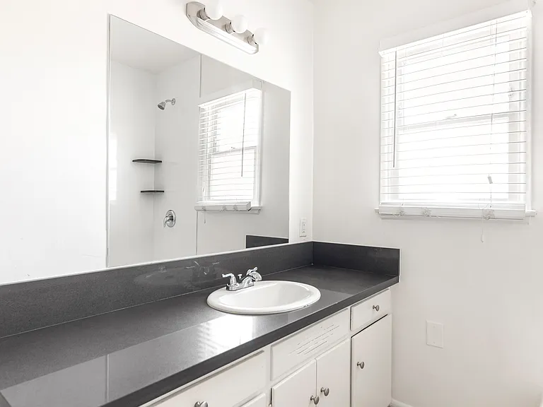 12309 Oxnard St #3 — Photo 16