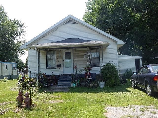 1st image of 780 N Oak St