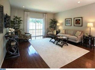 15127 Sunflower Dr, Philadelphia, PA 19116
