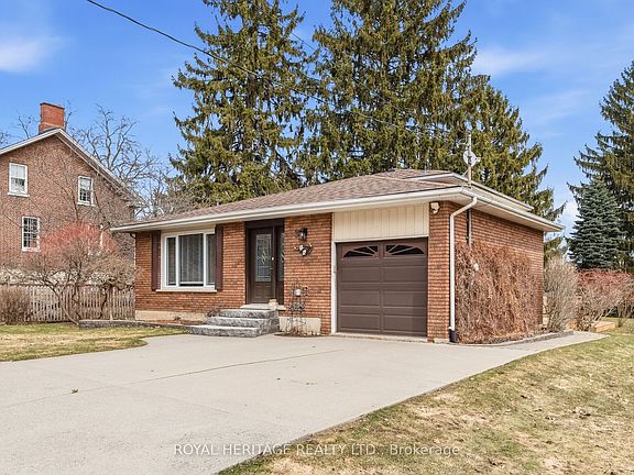 3rd image of 3 Rose Glen Rd S