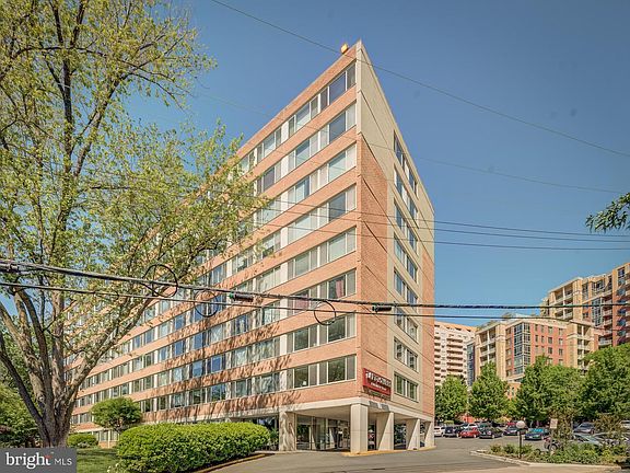 2nd image of 1210 N Taft St APT 609