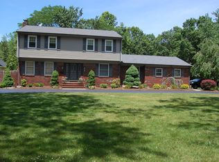 18 New England Dr, Lake Hiawatha, NJ