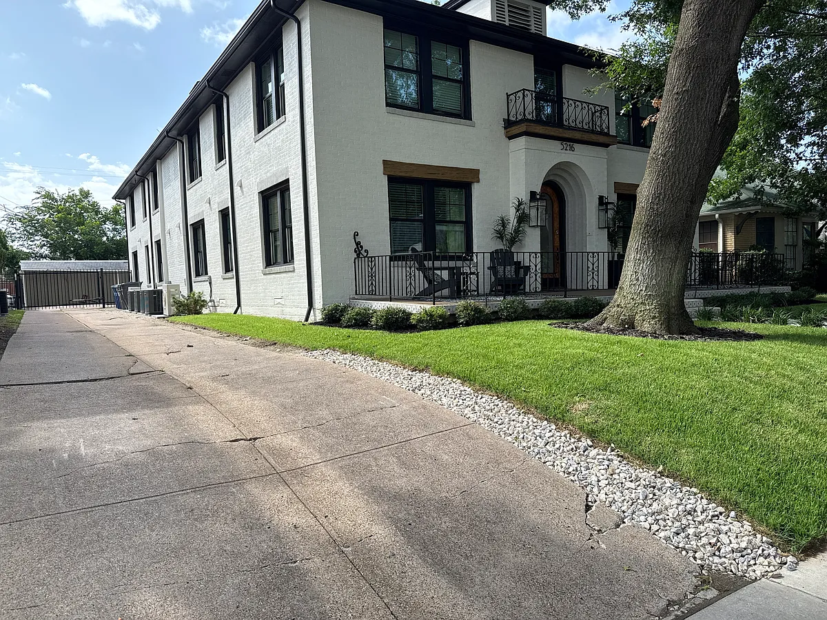 Building Photo - 5216 Milam St #1