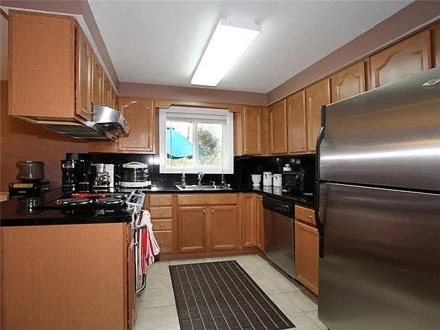 10737 124th Ave NE — Photo 2
