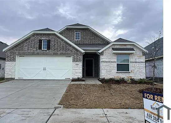4 bed, 2100 sqft, $2,400 — Photo 1