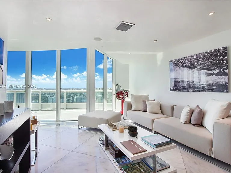 1643 Brickell Ave #2902 — Photo 10