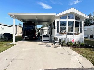 126 Wildwood Ln, Thonotosassa, FL 33592
