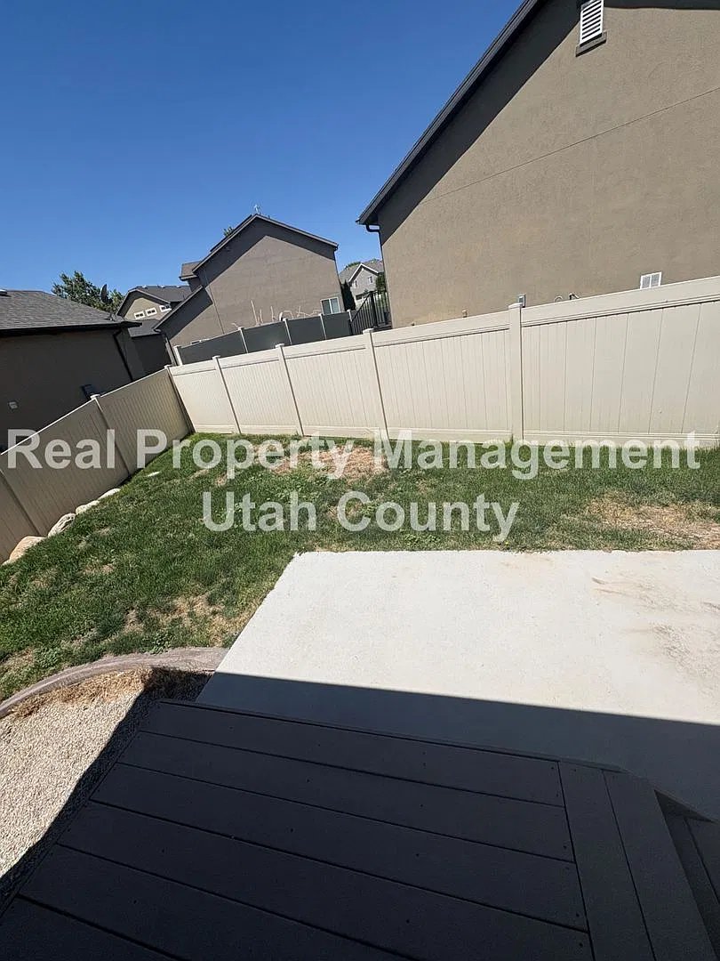 $500 Off First Months Rent! 5 bedroom home in Saratoga Springs — Photo 3