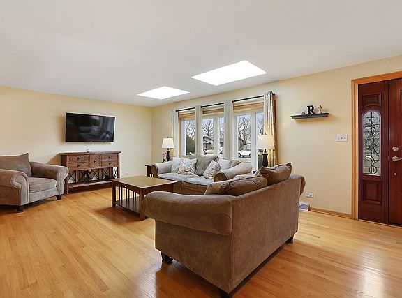 5th image of 8350 W 99th Pl