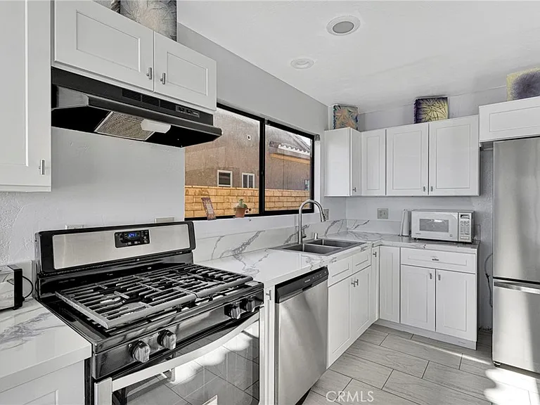 13915 Spring Valley Pkwy — Photo 15