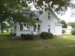208 W 3rd St, Lostant, IL 61334