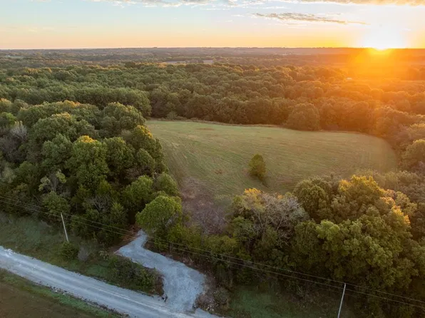 Rock Falls Rd, Orrick, MO 64077