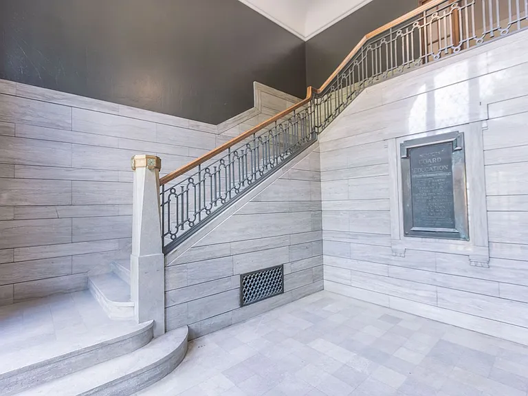 7135 Canterbury Ave — Photo 13
