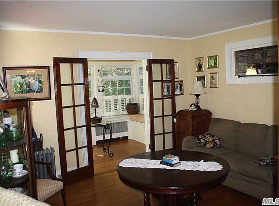 3rd image of 15 Carey St