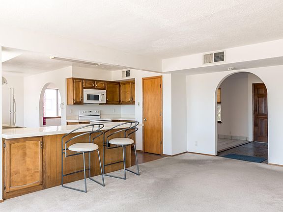 3rd image of 3108 Vista Del Sur St NW