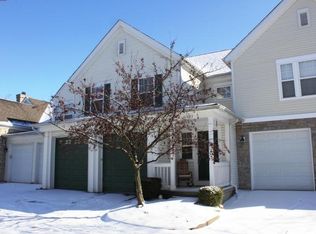 327 Sycamore Woods Ln, Columbus, OH
