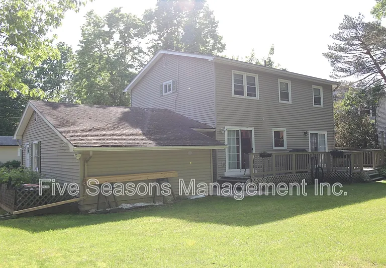 70 Pleasant Ave — Photo 3