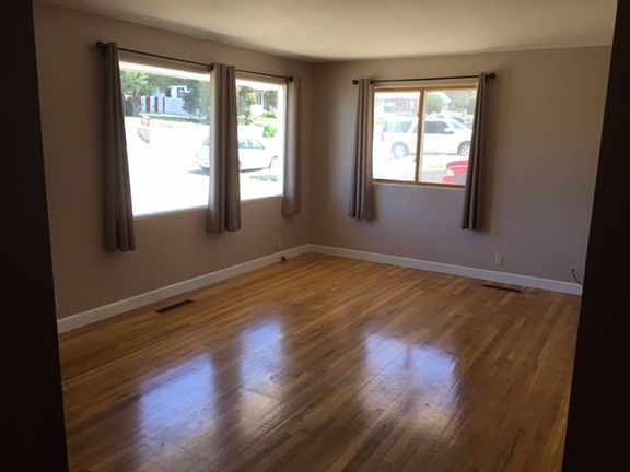 4th image of 825 11th Ave N