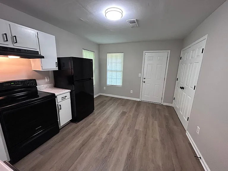 2318 Purdy Ave — Photo 18
